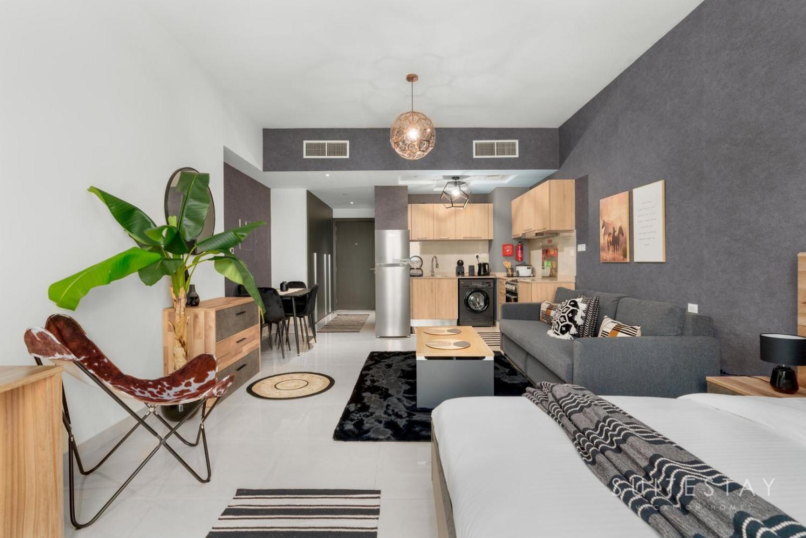 Apartment Centre Prime With Pool And Gym Access *