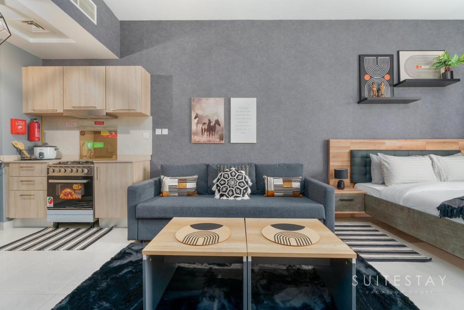 Apartment Centre Prime With Pool And Gym Access *