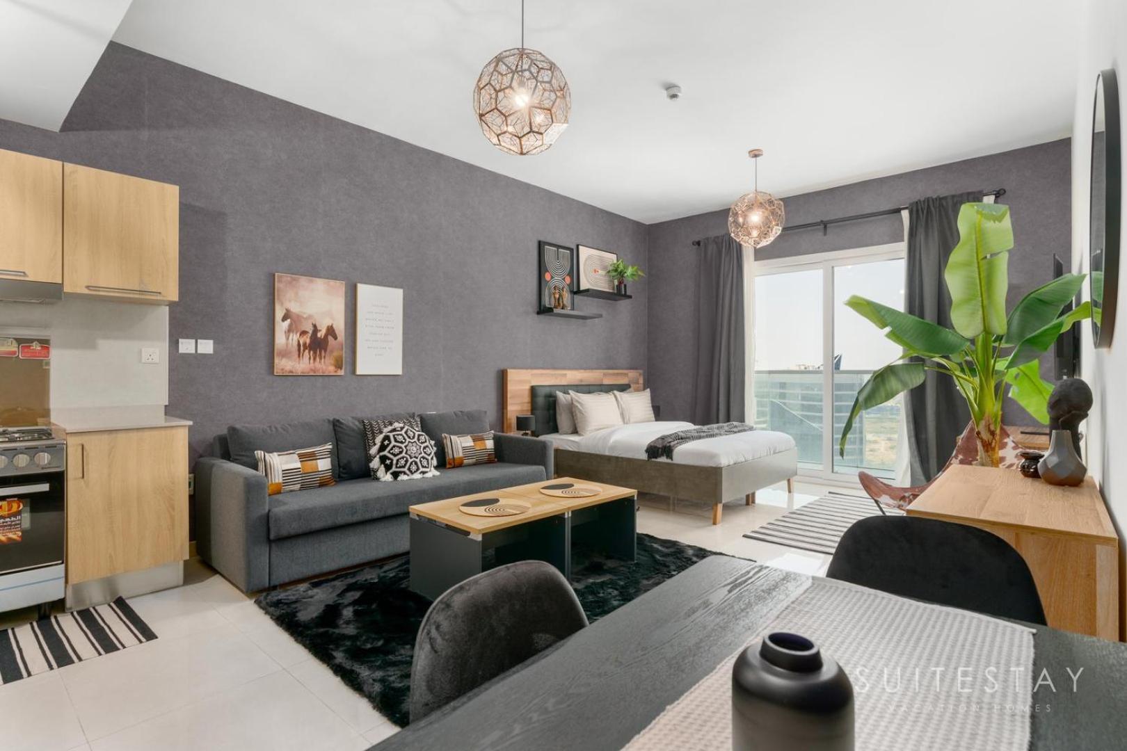 Apartment Centre Prime With Pool And Gym Access *