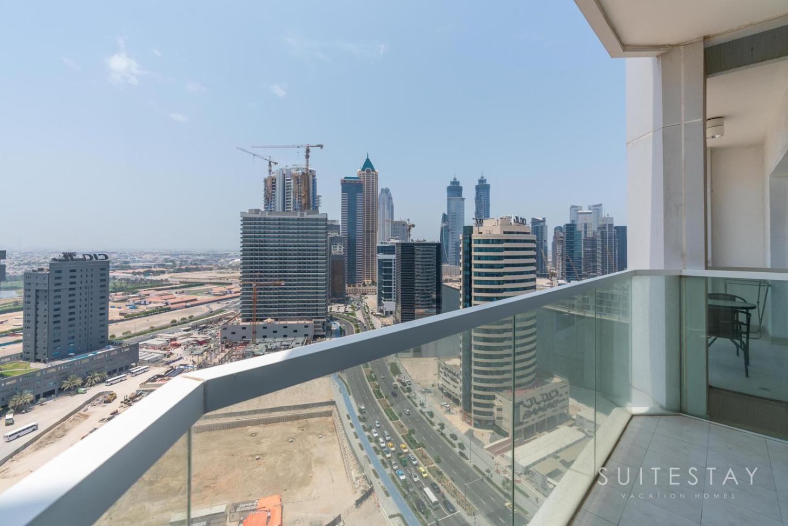 Centre Prime With Pool And Gym Access Dubai